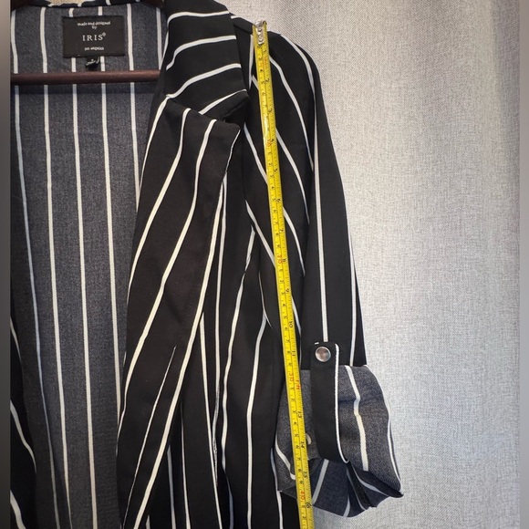 Woman’s Iris Black and White Striped Blazer Size Small - Picture 4 of 12